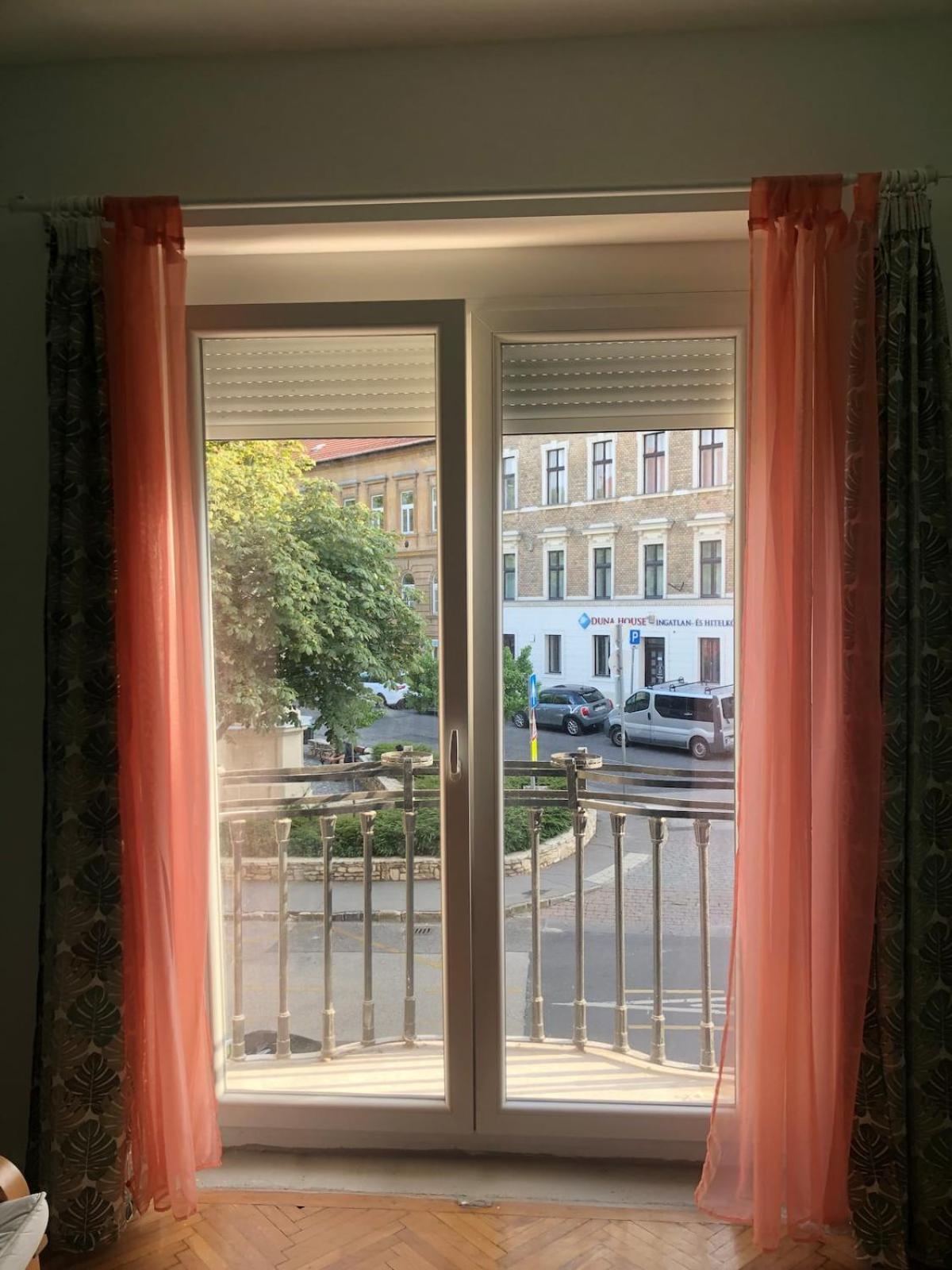 Pearl Maria * Budapest